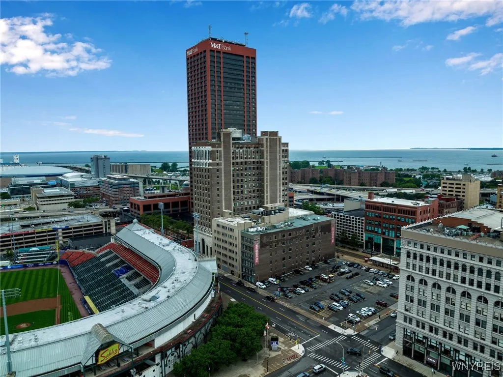 251 Main Street 302, Buffalo, New York 14203, Buffalo, New York 14203, 1 Bedroom Bedrooms, 5 Rooms Rooms,1 BathroomBathrooms,Residential,For Sale,251 Main Street 302, Buffalo, New York 14203,0,B1640114