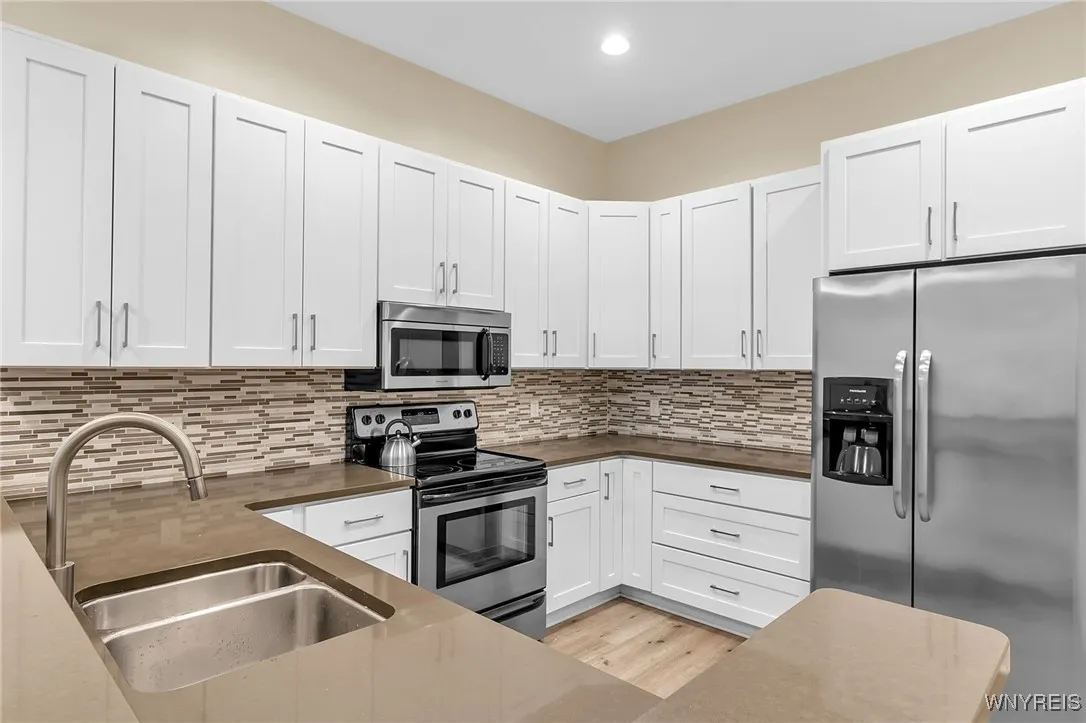 251 Main Street 302, Buffalo, New York 14203, Buffalo, New York 14203, 1 Bedroom Bedrooms, 5 Rooms Rooms,1 BathroomBathrooms,Residential,For Sale,251 Main Street 302, Buffalo, New York 14203,0,B1640114