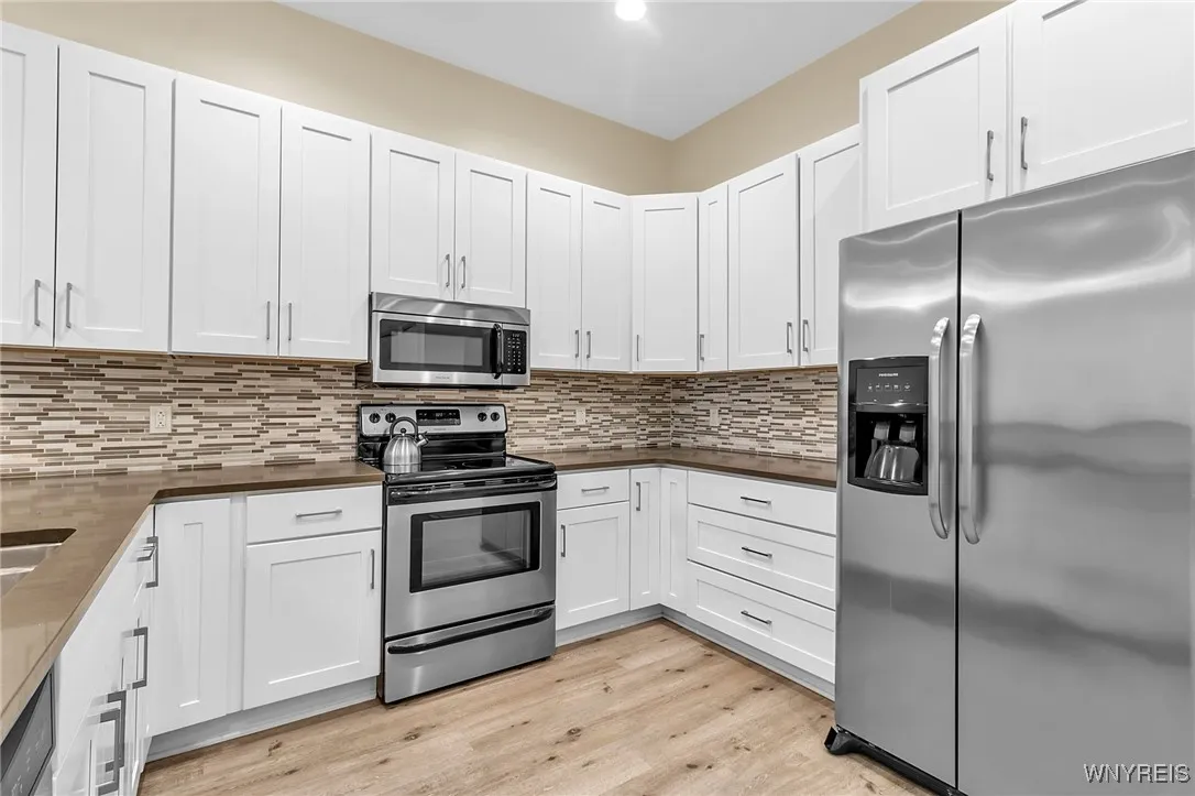 251 Main Street 302, Buffalo, New York 14203, Buffalo, New York 14203, 1 Bedroom Bedrooms, 5 Rooms Rooms,1 BathroomBathrooms,Residential,For Sale,251 Main Street 302, Buffalo, New York 14203,0,B1640114