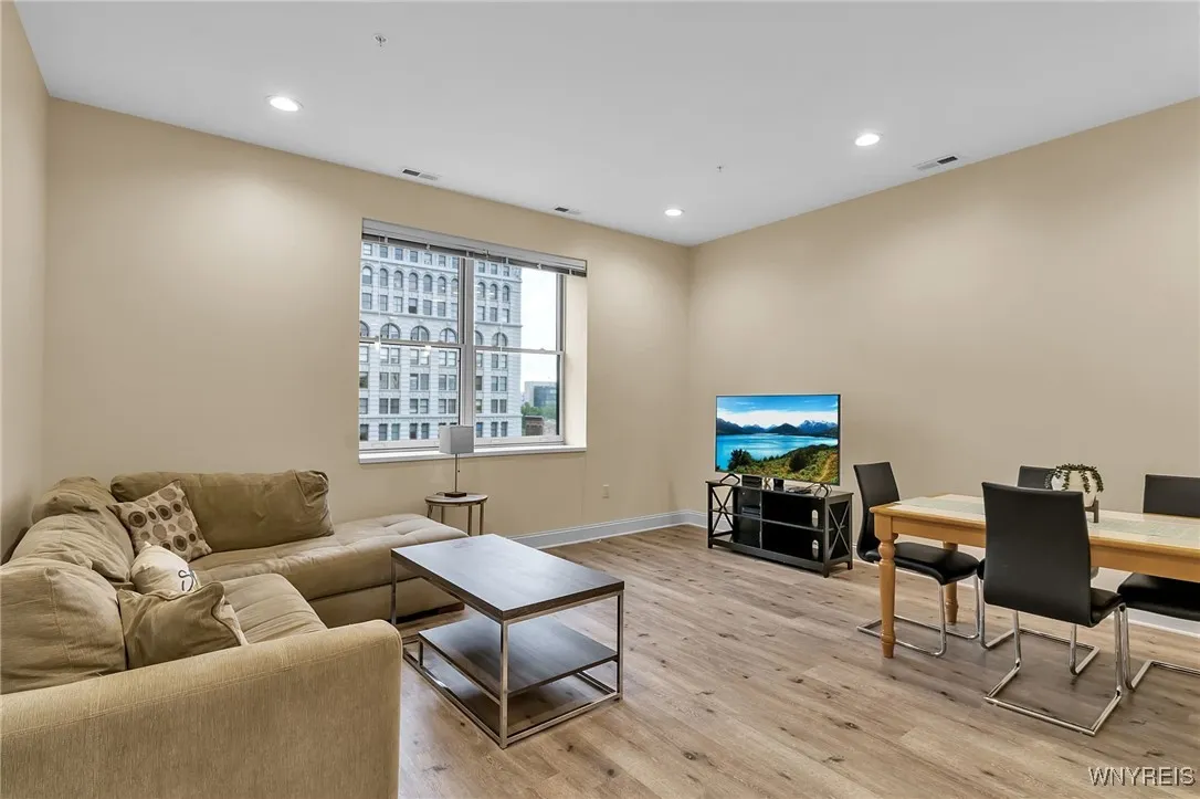 251 Main Street 302, Buffalo, New York 14203, Buffalo, New York 14203, 1 Bedroom Bedrooms, 5 Rooms Rooms,1 BathroomBathrooms,Residential,For Sale,251 Main Street 302, Buffalo, New York 14203,0,B1640114