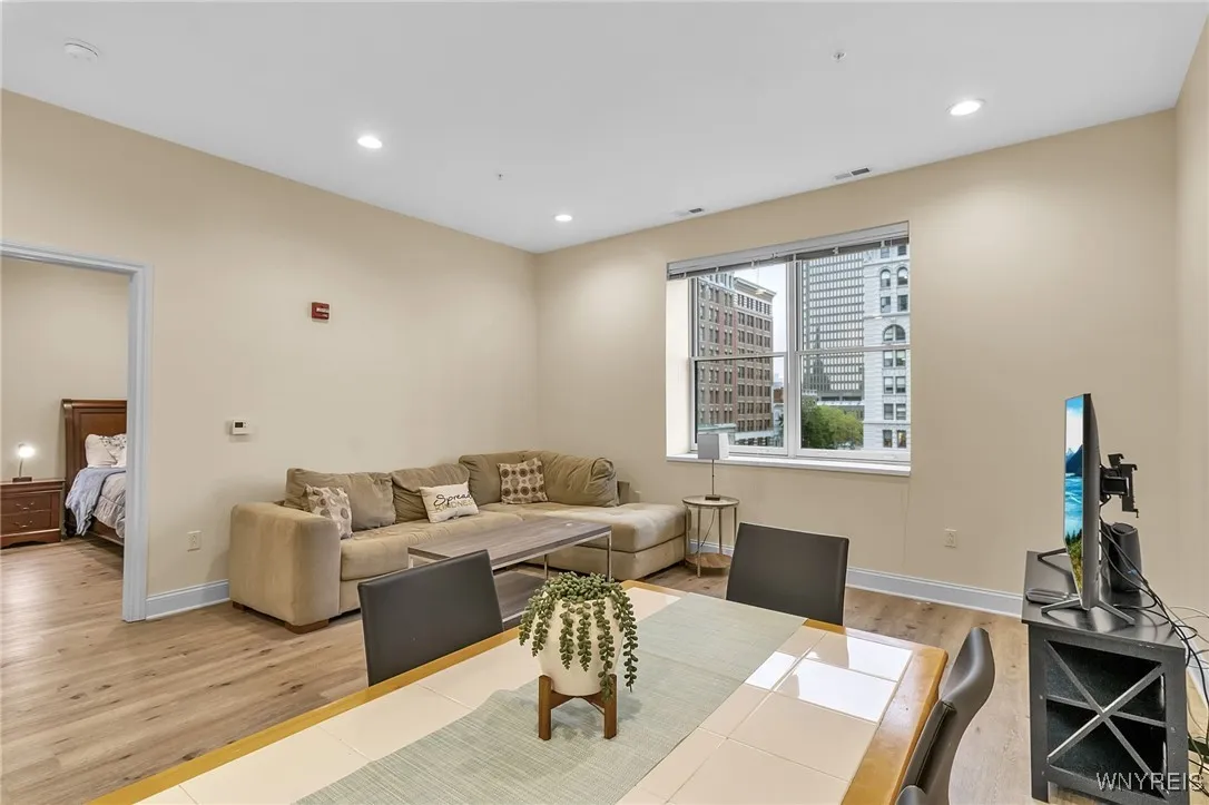 251 Main Street 302, Buffalo, New York 14203, Buffalo, New York 14203, 1 Bedroom Bedrooms, 5 Rooms Rooms,1 BathroomBathrooms,Residential,For Sale,251 Main Street 302, Buffalo, New York 14203,0,B1640114