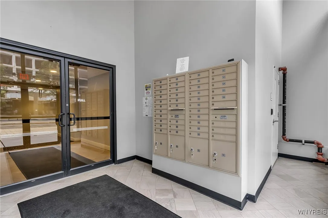 251 Main Street 302, Buffalo, New York 14203, Buffalo, New York 14203, 1 Bedroom Bedrooms, 5 Rooms Rooms,1 BathroomBathrooms,Residential,For Sale,251 Main Street 302, Buffalo, New York 14203,0,B1640114