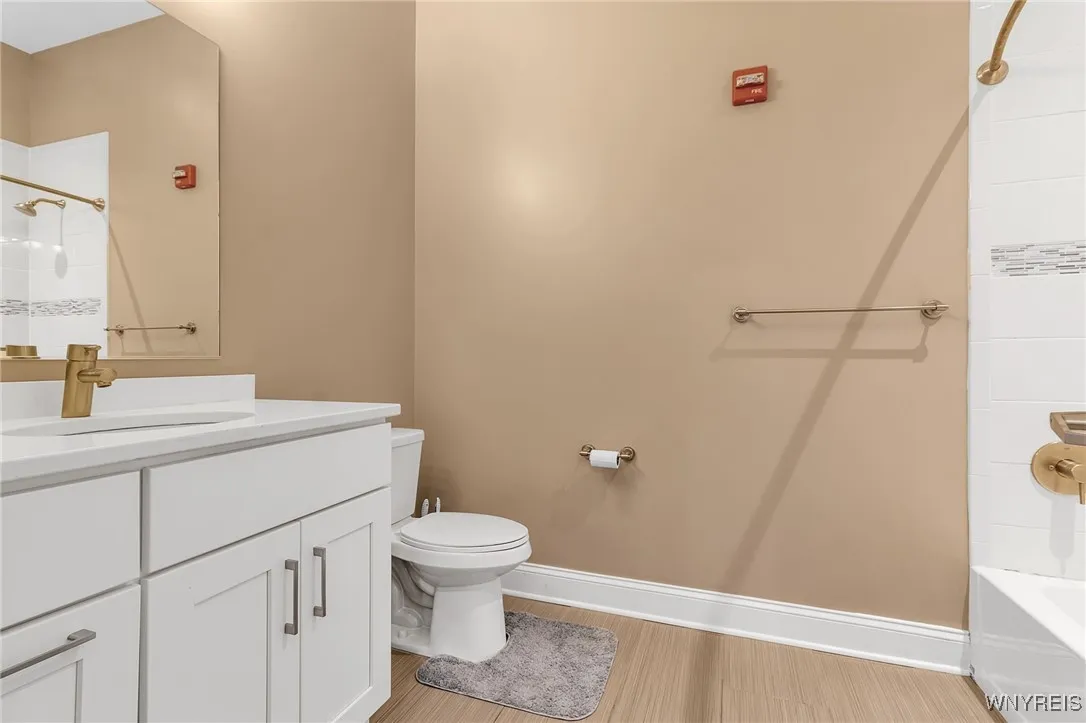 251 Main Street 302, Buffalo, New York 14203, Buffalo, New York 14203, 1 Bedroom Bedrooms, 5 Rooms Rooms,1 BathroomBathrooms,Residential,For Sale,251 Main Street 302, Buffalo, New York 14203,0,B1640114