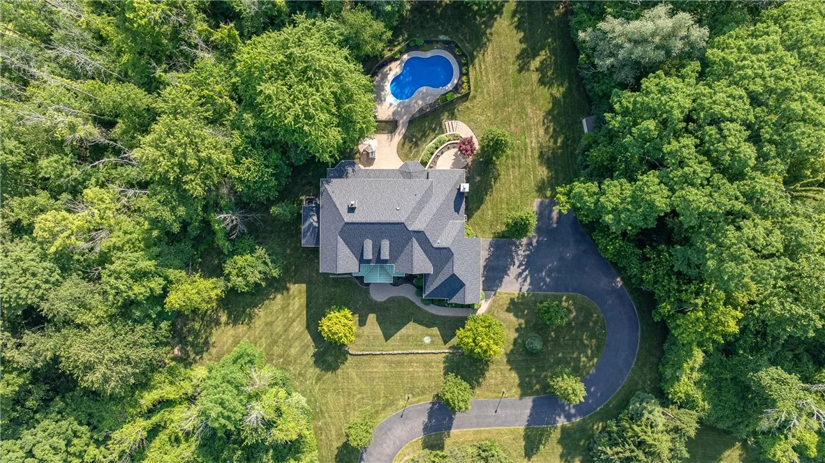 43 Lyndon Road, Perinton, New York 14450, Perinton, New York 14450, 5 Bedrooms Bedrooms, 11 Rooms Rooms,4 BathroomsBathrooms,Residential,For Sale,43 Lyndon Road, Perinton, New York 14450,0,R1640095