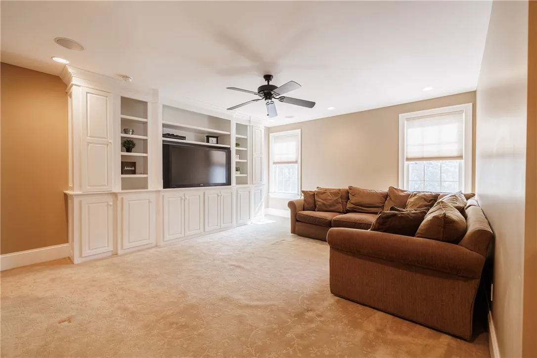 43 Lyndon Road, Perinton, New York 14450, Perinton, New York 14450, 5 Bedrooms Bedrooms, 11 Rooms Rooms,4 BathroomsBathrooms,Residential,For Sale,43 Lyndon Road, Perinton, New York 14450,0,R1640095