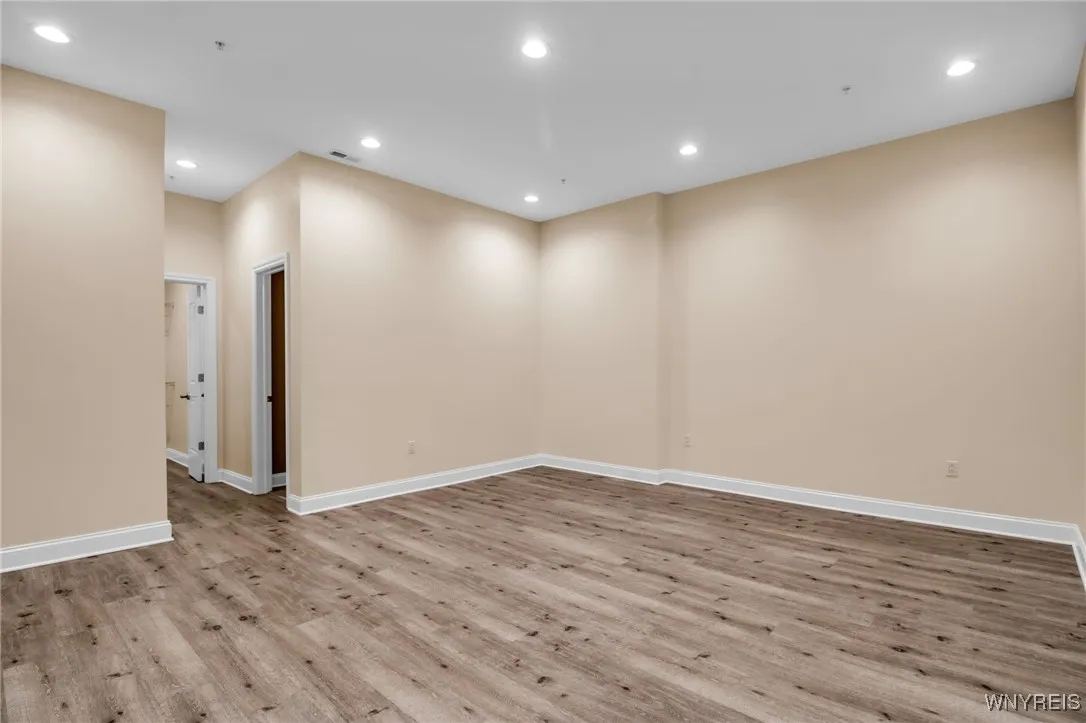 251 Main Street 300, Buffalo, New York 14203, Buffalo, New York 14203, 2 Bedrooms Bedrooms, 6 Rooms Rooms,2 BathroomsBathrooms,Residential,For Sale,251 Main Street 300, Buffalo, New York 14203,0,B1640154
