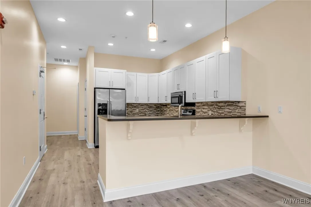 251 Main Street 300, Buffalo, New York 14203, Buffalo, New York 14203, 2 Bedrooms Bedrooms, 6 Rooms Rooms,2 BathroomsBathrooms,Residential,For Sale,251 Main Street 300, Buffalo, New York 14203,0,B1640154