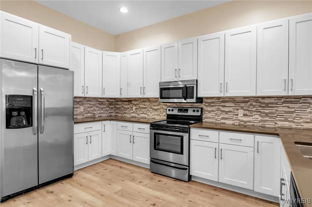 251 Main Street 300, Buffalo, New York 14203, Buffalo, New York 14203, 2 Bedrooms Bedrooms, 6 Rooms Rooms,2 BathroomsBathrooms,Residential,For Sale,251 Main Street 300, Buffalo, New York 14203,0,B1640154