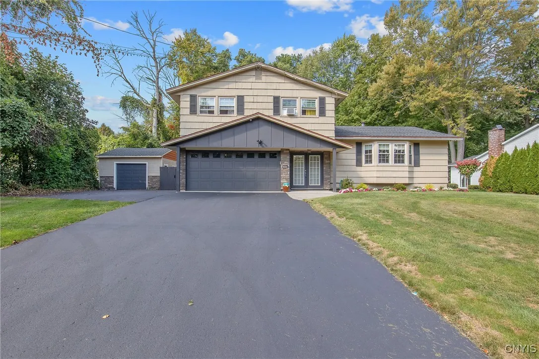 308 Victoria Park Drive, Salina, New York 13088, Salina, New York 13088, 4 Bedrooms Bedrooms, 9 Rooms Rooms,2 BathroomsBathrooms,Residential,Closed,308 Victoria Park Drive, Salina, New York 13088,0,S1638660