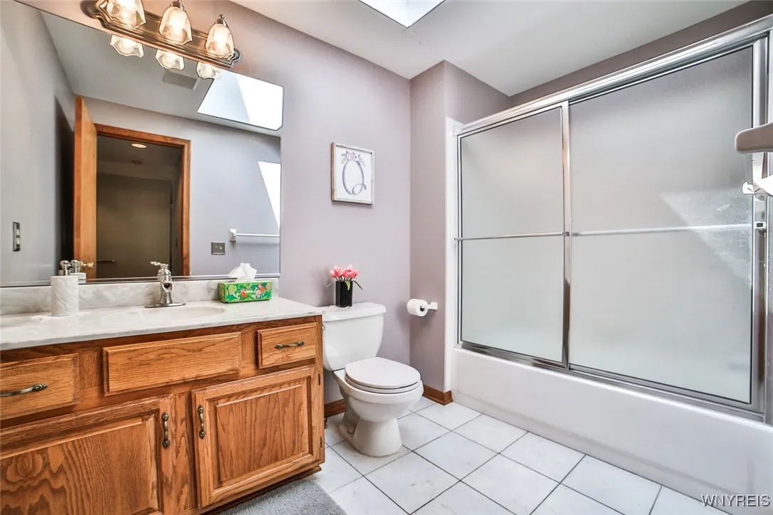 194 Meadow Spring Lane, Amherst, New York 14051, Amherst, New York 14051, 3 Bedrooms Bedrooms, 7 Rooms Rooms,2 BathroomsBathrooms,Residential,For Sale,194 Meadow Spring Lane, Amherst, New York 14051,0,B1639274