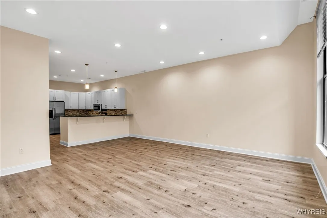 251 Main Street 400, Buffalo, New York 14203, Buffalo, New York 14203, 2 Bedrooms Bedrooms, 6 Rooms Rooms,2 BathroomsBathrooms,Residential,For Sale,251 Main Street 400, Buffalo, New York 14203,0,B1640174