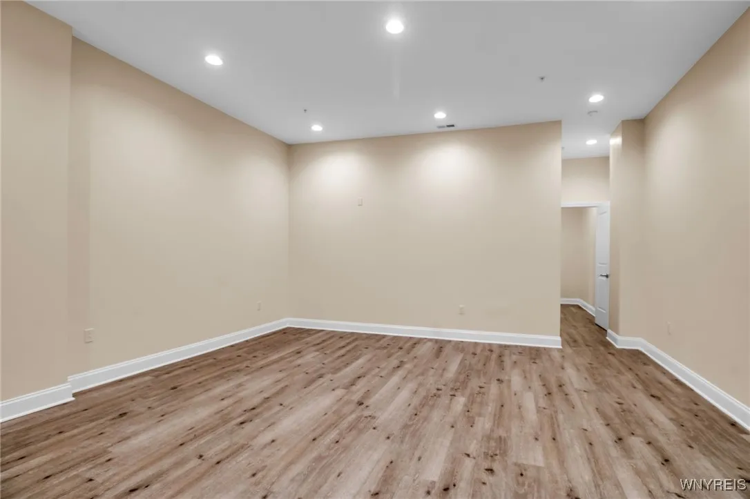 251 Main Street 400, Buffalo, New York 14203, Buffalo, New York 14203, 2 Bedrooms Bedrooms, 6 Rooms Rooms,2 BathroomsBathrooms,Residential,For Sale,251 Main Street 400, Buffalo, New York 14203,0,B1640174