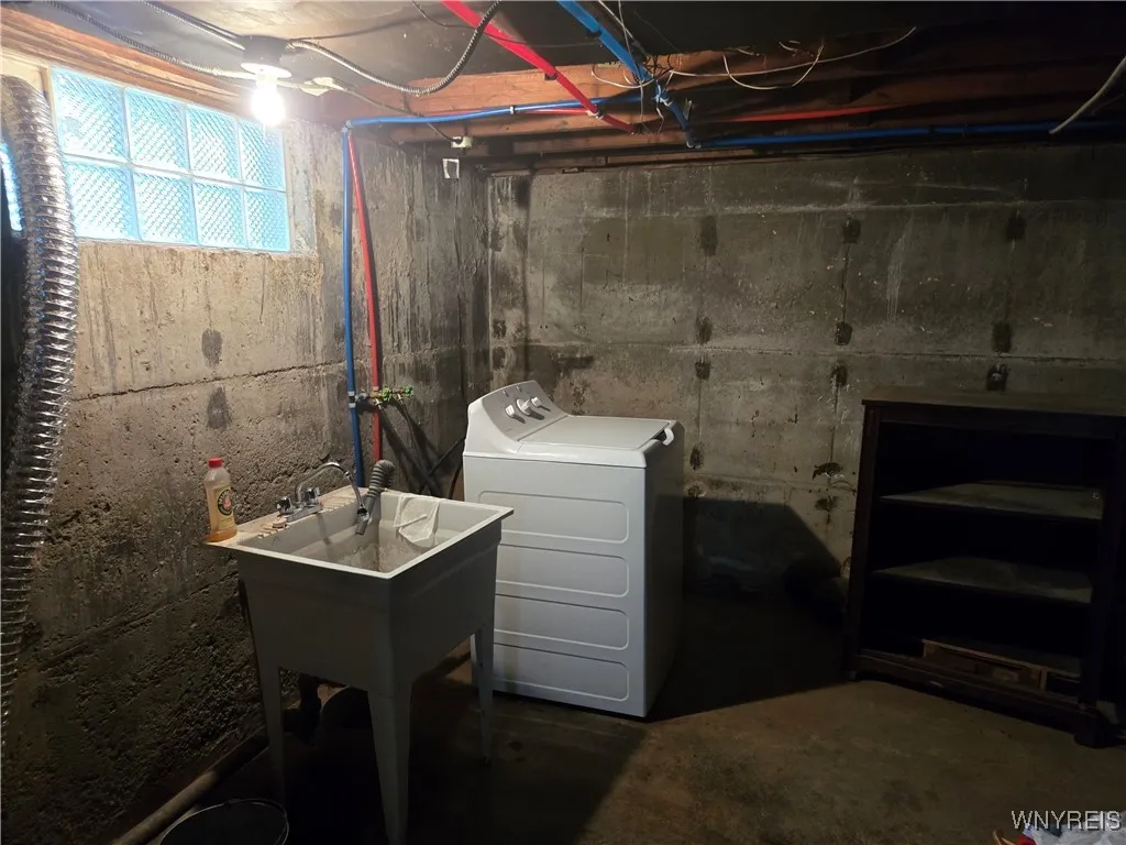 299 Burke Drive, Cheektowaga, New York 14215, Cheektowaga, New York 14215, 3 Bedrooms Bedrooms, 8 Rooms Rooms,1 BathroomBathrooms,Residential,For Sale,299 Burke Drive, Cheektowaga, New York 14215,0,B1639887