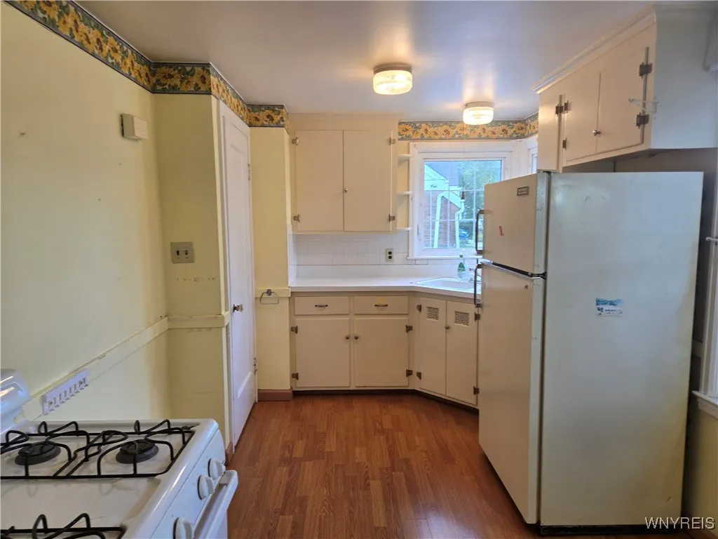 299 Burke Drive, Cheektowaga, New York 14215, Cheektowaga, New York 14215, 3 Bedrooms Bedrooms, 8 Rooms Rooms,1 BathroomBathrooms,Residential,For Sale,299 Burke Drive, Cheektowaga, New York 14215,0,B1639887