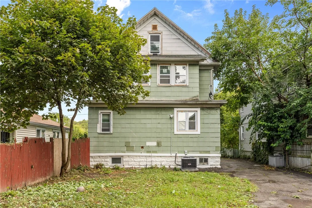 249 Burrows Street, Rochester, New York 14606, Rochester, New York 14606, 5 Bedrooms Bedrooms, 10 Rooms Rooms,2 BathroomsBathrooms,Residential,Closed,249 Burrows Street, Rochester, New York 14606,0,R1639416