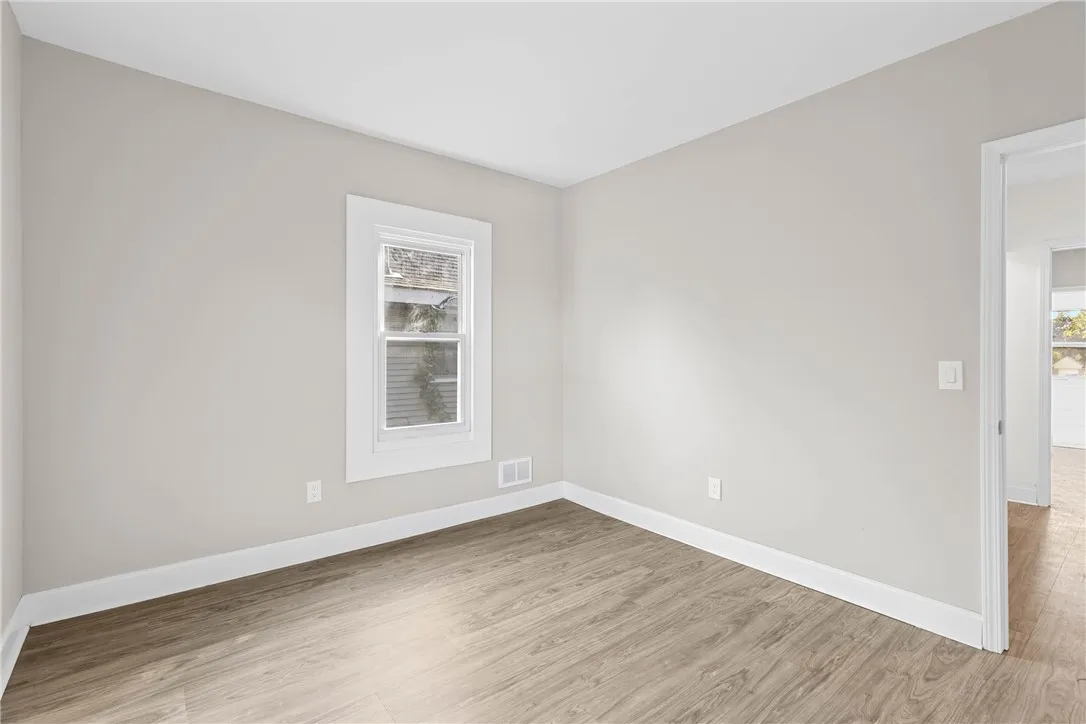 249 Burrows Street, Rochester, New York 14606, Rochester, New York 14606, 5 Bedrooms Bedrooms, 10 Rooms Rooms,2 BathroomsBathrooms,Residential,Closed,249 Burrows Street, Rochester, New York 14606,0,R1639416