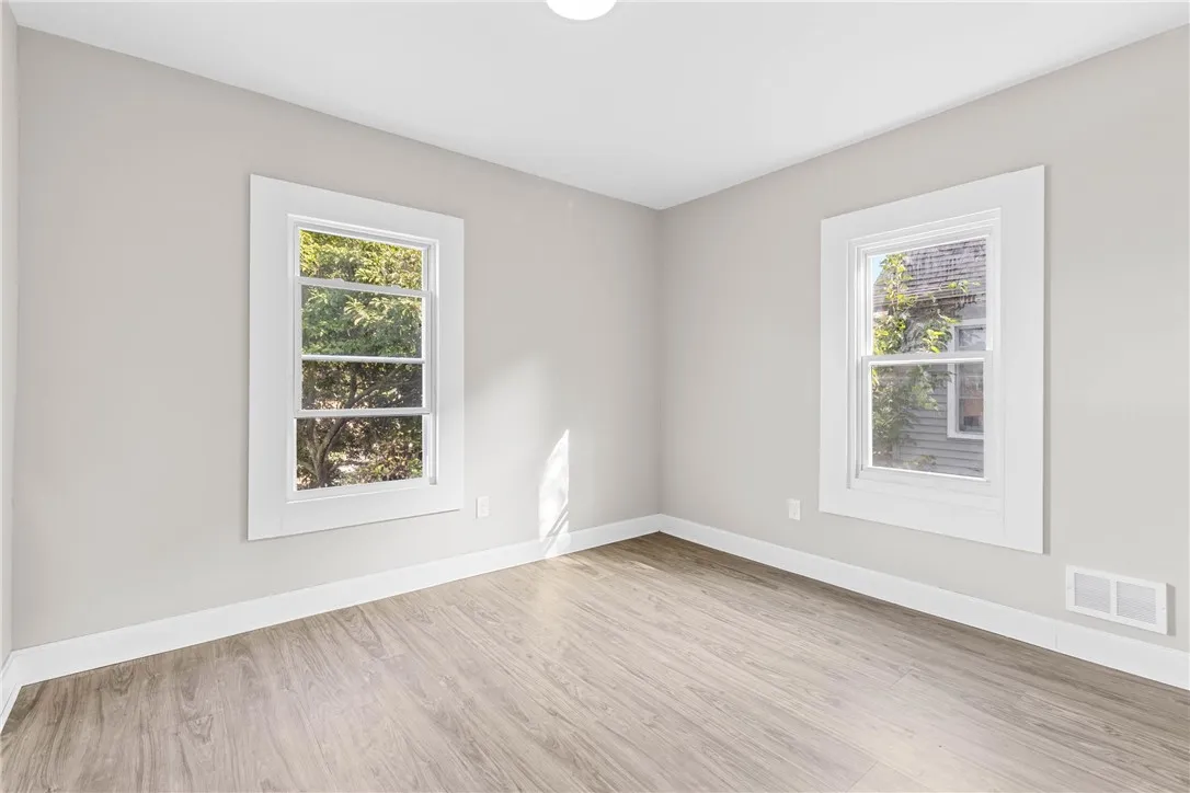 249 Burrows Street, Rochester, New York 14606, Rochester, New York 14606, 5 Bedrooms Bedrooms, 10 Rooms Rooms,2 BathroomsBathrooms,Residential,Closed,249 Burrows Street, Rochester, New York 14606,0,R1639416