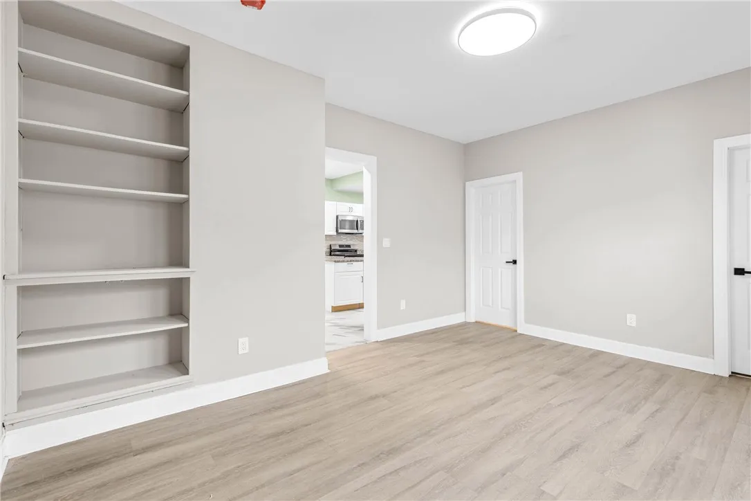 249 Burrows Street, Rochester, New York 14606, Rochester, New York 14606, 5 Bedrooms Bedrooms, 10 Rooms Rooms,2 BathroomsBathrooms,Residential,Closed,249 Burrows Street, Rochester, New York 14606,0,R1639416