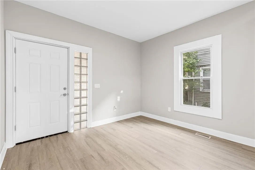 249 Burrows Street, Rochester, New York 14606, Rochester, New York 14606, 5 Bedrooms Bedrooms, 10 Rooms Rooms,2 BathroomsBathrooms,Residential,Closed,249 Burrows Street, Rochester, New York 14606,0,R1639416