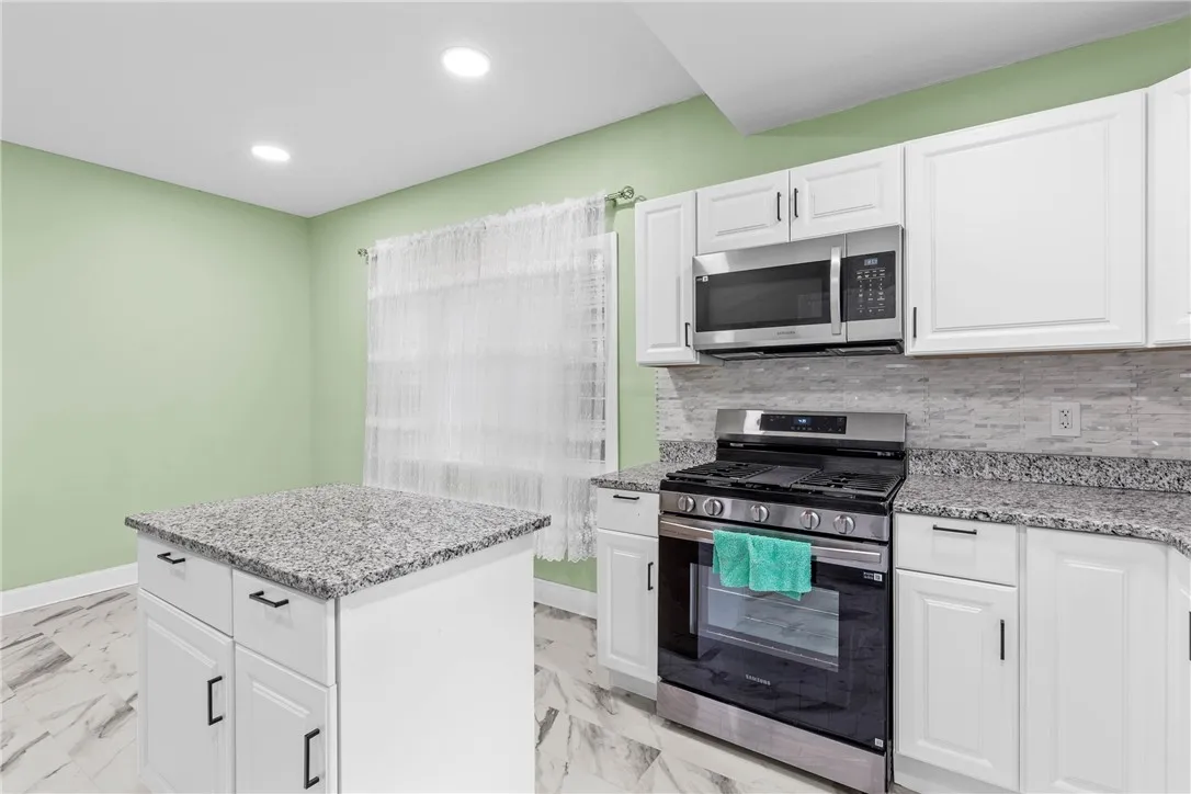 249 Burrows Street, Rochester, New York 14606, Rochester, New York 14606, 5 Bedrooms Bedrooms, 10 Rooms Rooms,2 BathroomsBathrooms,Residential,Closed,249 Burrows Street, Rochester, New York 14606,0,R1639416