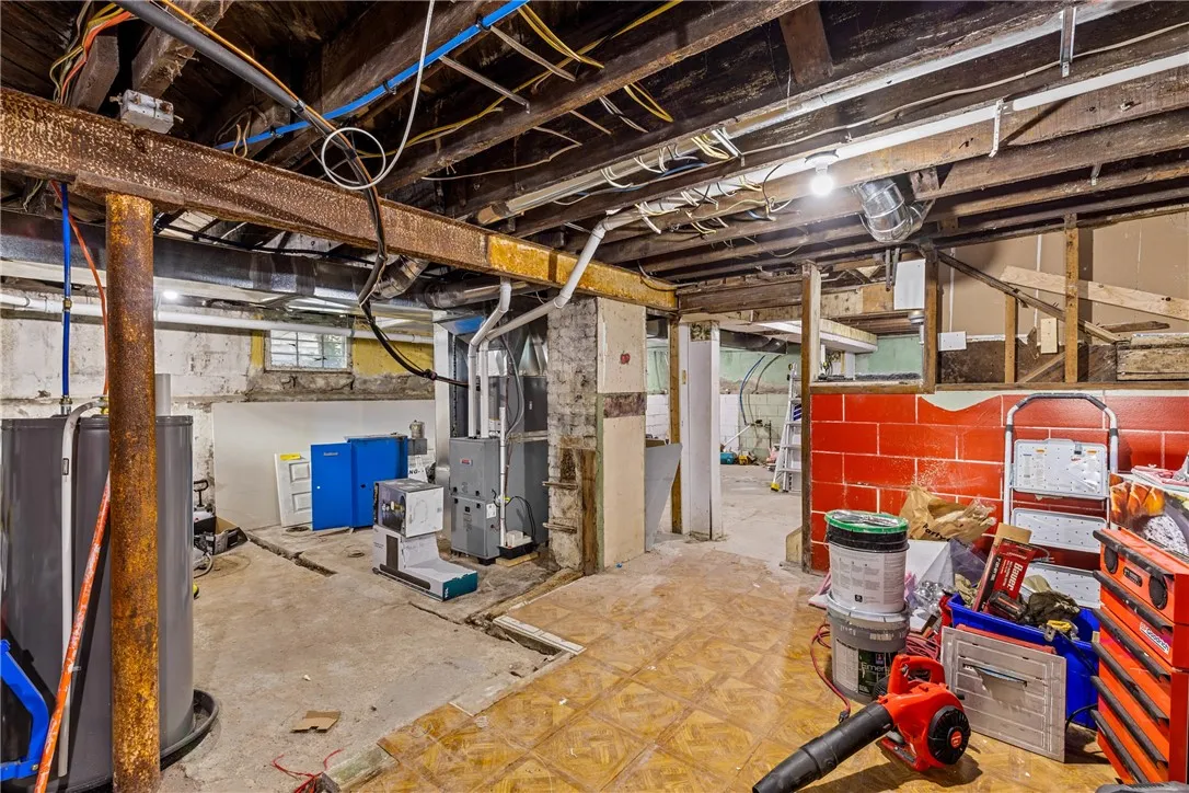 249 Burrows Street, Rochester, New York 14606, Rochester, New York 14606, 5 Bedrooms Bedrooms, 10 Rooms Rooms,2 BathroomsBathrooms,Residential,Closed,249 Burrows Street, Rochester, New York 14606,0,R1639416