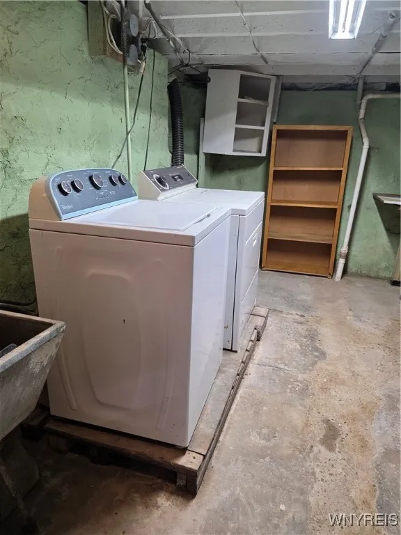 Washer dryer included