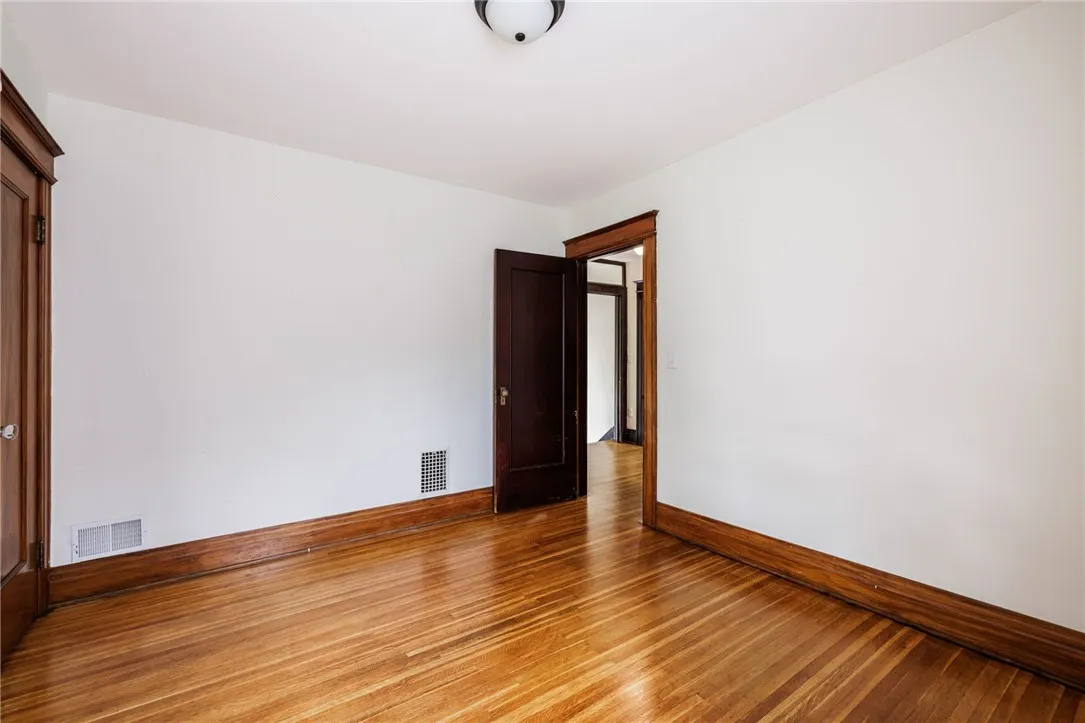 563 Melville St, Rochester, New York 14609, Rochester, New York 14609, 5 Bedrooms Bedrooms, 8 Rooms Rooms,2 BathroomsBathrooms,Residential,Closed,563 Melville St, Rochester, New York 14609,0,R1637061