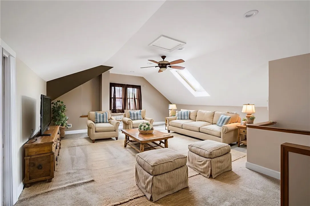 563 Melville St, Rochester, New York 14609, Rochester, New York 14609, 5 Bedrooms Bedrooms, 8 Rooms Rooms,2 BathroomsBathrooms,Residential,Closed,563 Melville St, Rochester, New York 14609,0,R1637061