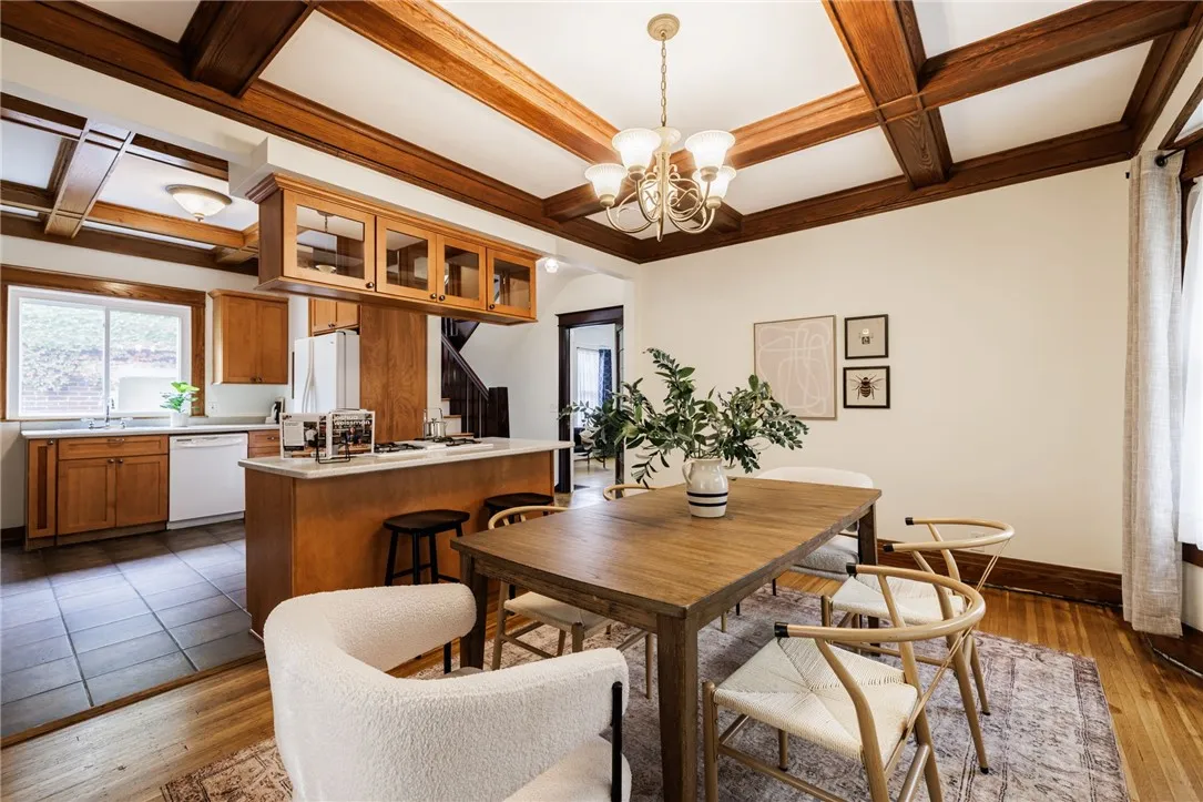 563 Melville St, Rochester, New York 14609, Rochester, New York 14609, 5 Bedrooms Bedrooms, 8 Rooms Rooms,2 BathroomsBathrooms,Residential,Closed,563 Melville St, Rochester, New York 14609,0,R1637061