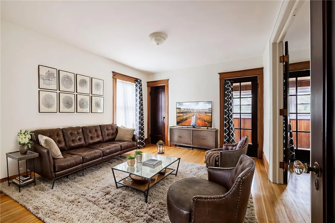 Bedroom, lounge or office!