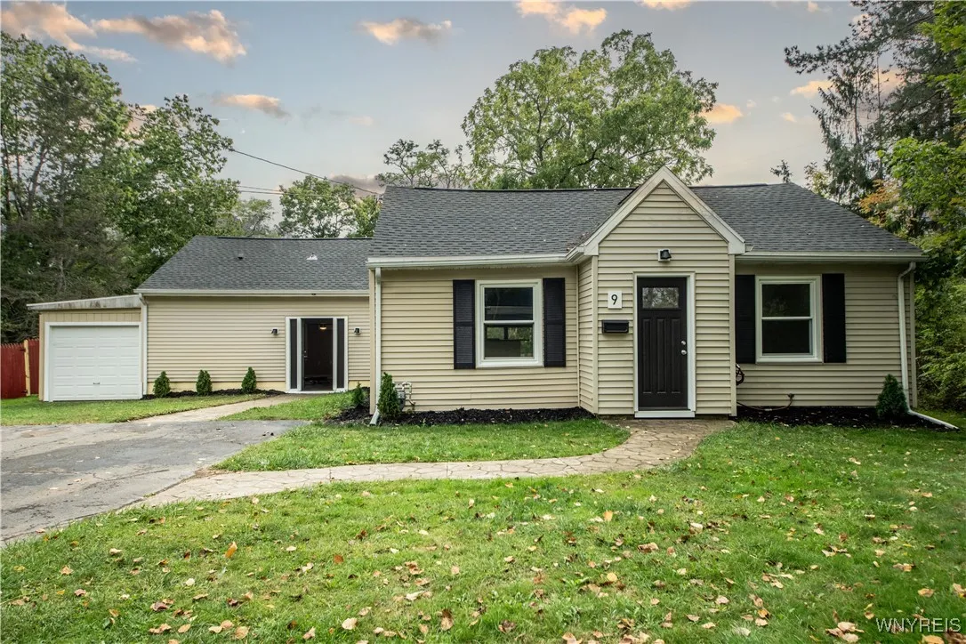 9 Pleasant Avenue, Evans, New York 14006, Evans, New York 14006, 3 Bedrooms Bedrooms, 7 Rooms Rooms,2 BathroomsBathrooms,Residential,Closed,9 Pleasant Avenue, Evans, New York 14006,0,B1640246