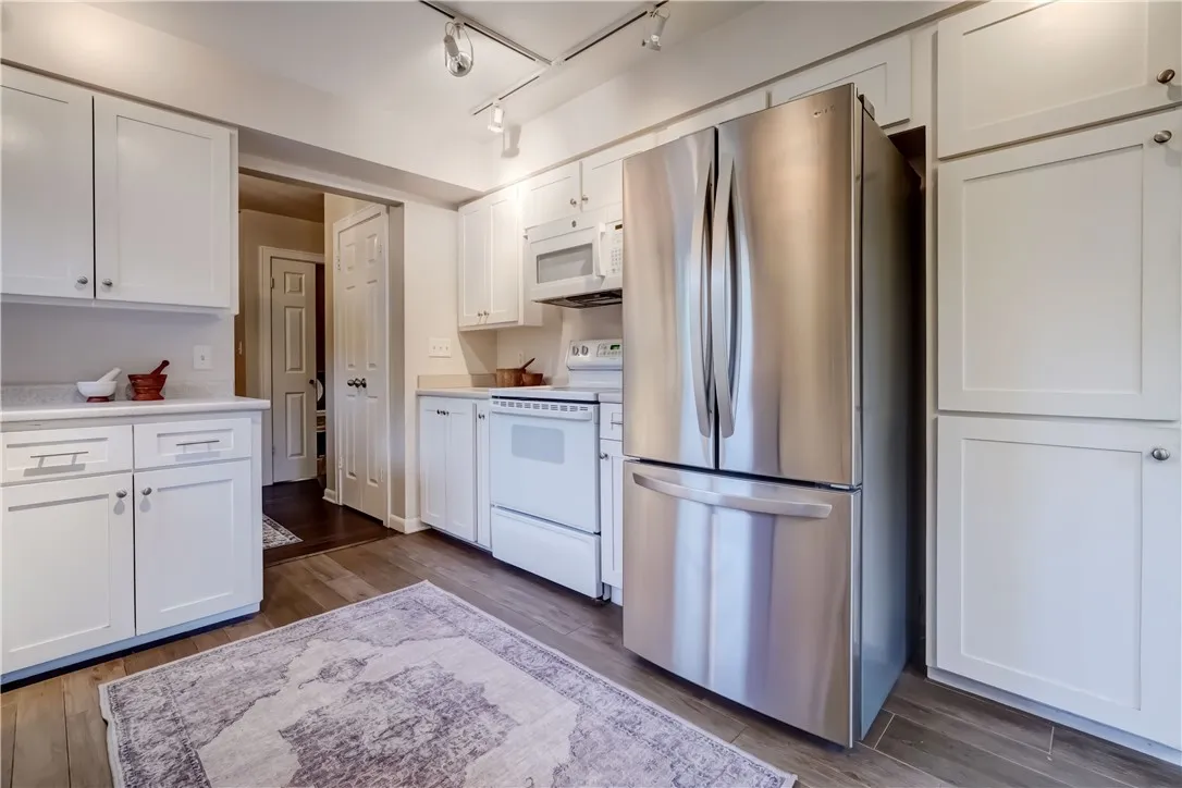 1 Mill Valley Rd, Perinton, New York 14534, Perinton, New York 14534, 5 Bedrooms Bedrooms, 9 Rooms Rooms,2 BathroomsBathrooms,Residential,Closed,1 Mill Valley Rd, Perinton, New York 14534,0,R1637940