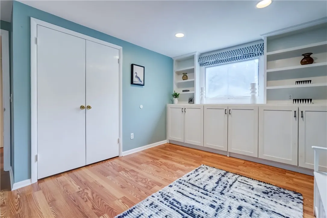 1 Mill Valley Rd, Perinton, New York 14534, Perinton, New York 14534, 5 Bedrooms Bedrooms, 9 Rooms Rooms,2 BathroomsBathrooms,Residential,Closed,1 Mill Valley Rd, Perinton, New York 14534,0,R1637940