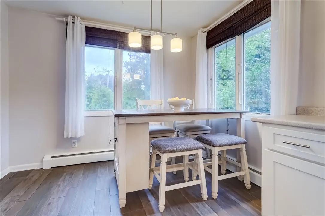 1 Mill Valley Rd, Perinton, New York 14534, Perinton, New York 14534, 5 Bedrooms Bedrooms, 9 Rooms Rooms,2 BathroomsBathrooms,Residential,Closed,1 Mill Valley Rd, Perinton, New York 14534,0,R1637940