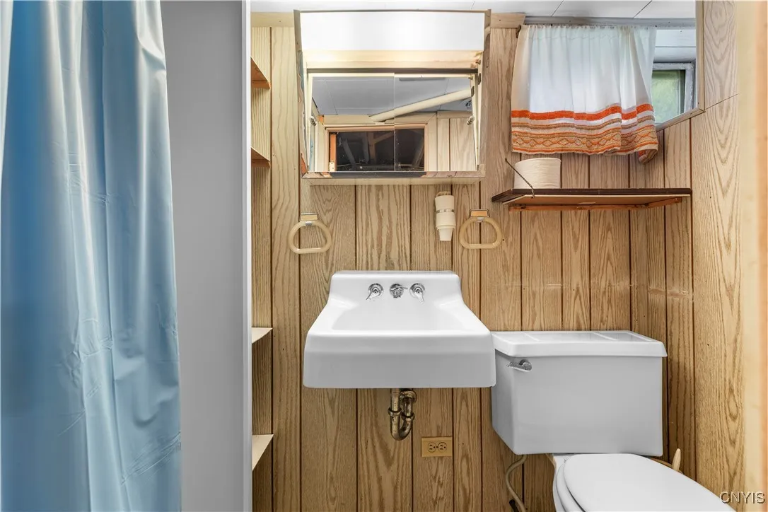 107 Hardcastle Avenue, Whitestown, New York 13492, Whitestown, New York 13492, 3 Bedrooms Bedrooms, 5 Rooms Rooms,1 BathroomBathrooms,Residential,Closed,107 Hardcastle Avenue, Whitestown, New York 13492,0,S1638746