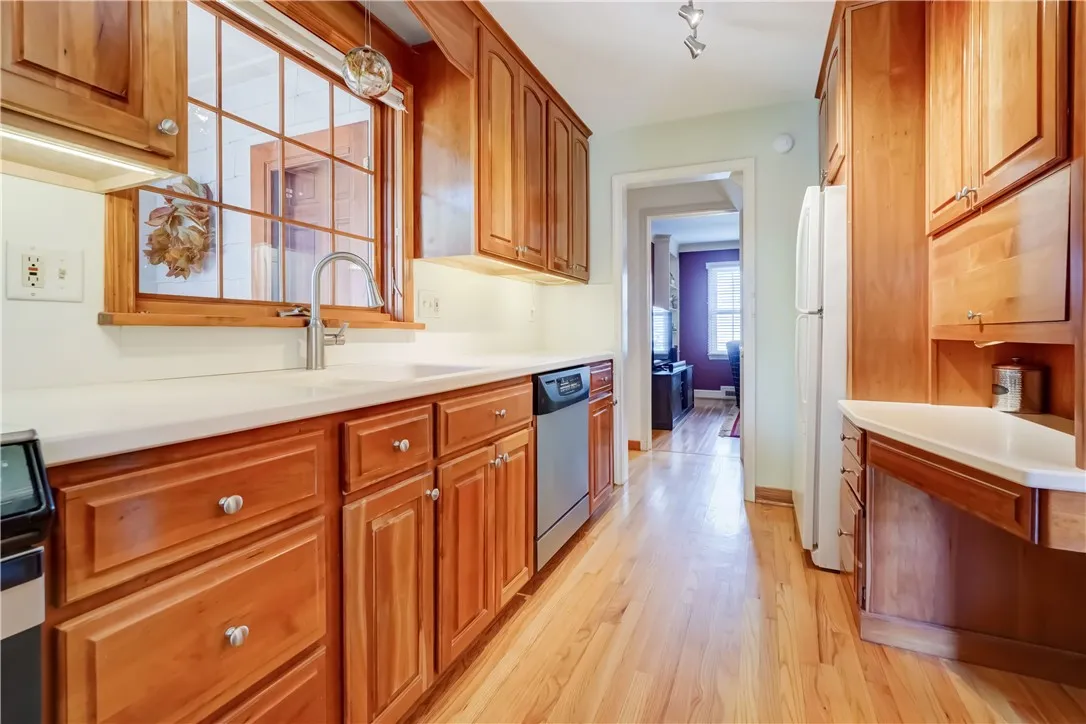 77 Eastland Avenue, Brighton, New York 14618, Brighton, New York 14618, 3 Bedrooms Bedrooms, 8 Rooms Rooms,2 BathroomsBathrooms,Residential,Closed,77 Eastland Avenue, Brighton, New York 14618,0,R1632787