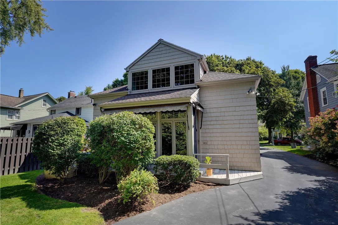 77 Eastland Avenue, Brighton, New York 14618, Brighton, New York 14618, 3 Bedrooms Bedrooms, 8 Rooms Rooms,2 BathroomsBathrooms,Residential,Closed,77 Eastland Avenue, Brighton, New York 14618,0,R1632787