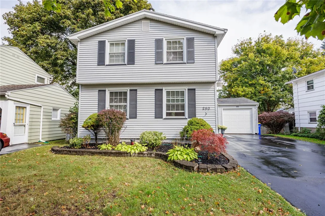 250 Ridgewood Road, Greece, New York 14626, Greece, New York 14626, 4 Bedrooms Bedrooms, 7 Rooms Rooms,1 BathroomBathrooms,Residential,Closed,250 Ridgewood Road, Greece, New York 14626,0,R1639542