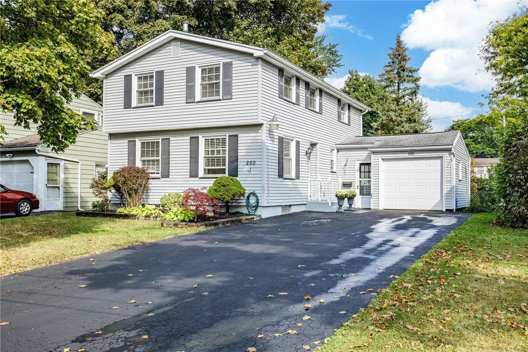 250 Ridgewood Road, Greece, New York 14626, Greece, New York 14626, 4 Bedrooms Bedrooms, 7 Rooms Rooms,1 BathroomBathrooms,Residential,Closed,250 Ridgewood Road, Greece, New York 14626,0,R1639542