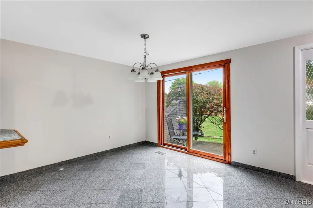 11 Cambridge Sq, Amherst, New York 14221, Amherst, New York 14221, 3 Bedrooms Bedrooms, 6 Rooms Rooms,1 BathroomBathrooms,Residential,For Sale,11 Cambridge Sq, Amherst, New York 14221,0,B1639898