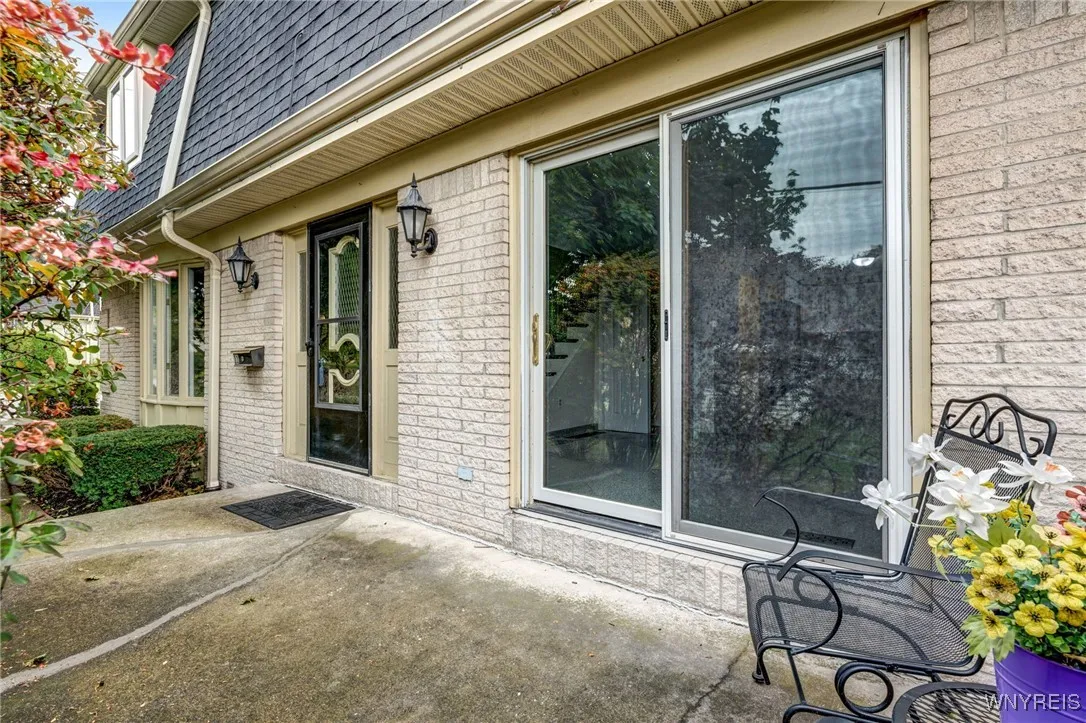 11 Cambridge Sq, Amherst, New York 14221, Amherst, New York 14221, 3 Bedrooms Bedrooms, 6 Rooms Rooms,1 BathroomBathrooms,Residential,For Sale,11 Cambridge Sq, Amherst, New York 14221,0,B1639898