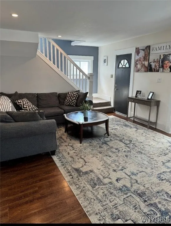 338 Downing Street, Buffalo, New York 14220, Buffalo, New York 14220, 3 Bedrooms Bedrooms, 7 Rooms Rooms,1 BathroomBathrooms,Residential,For Sale,338 Downing Street, Buffalo, New York 14220,0,B1639895
