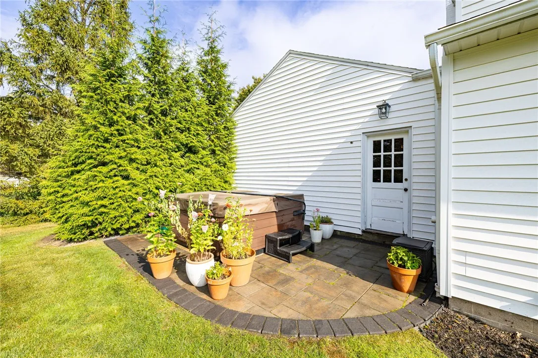 10 Cranston Road, Pittsford, New York 14534, Pittsford, New York 14534, 5 Bedrooms Bedrooms, 8 Rooms Rooms,2 BathroomsBathrooms,Residential,Closed,10 Cranston Road, Pittsford, New York 14534,0,R1640202