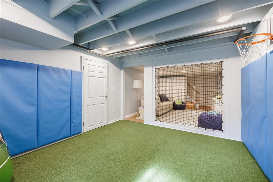 10 Cranston Road, Pittsford, New York 14534, Pittsford, New York 14534, 5 Bedrooms Bedrooms, 8 Rooms Rooms,2 BathroomsBathrooms,Residential,Closed,10 Cranston Road, Pittsford, New York 14534,0,R1640202