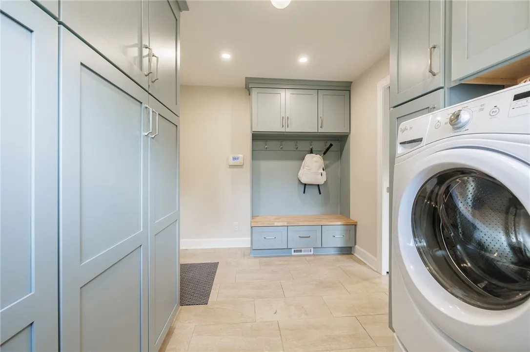 10 Cranston Road, Pittsford, New York 14534, Pittsford, New York 14534, 5 Bedrooms Bedrooms, 8 Rooms Rooms,2 BathroomsBathrooms,Residential,Closed,10 Cranston Road, Pittsford, New York 14534,0,R1640202