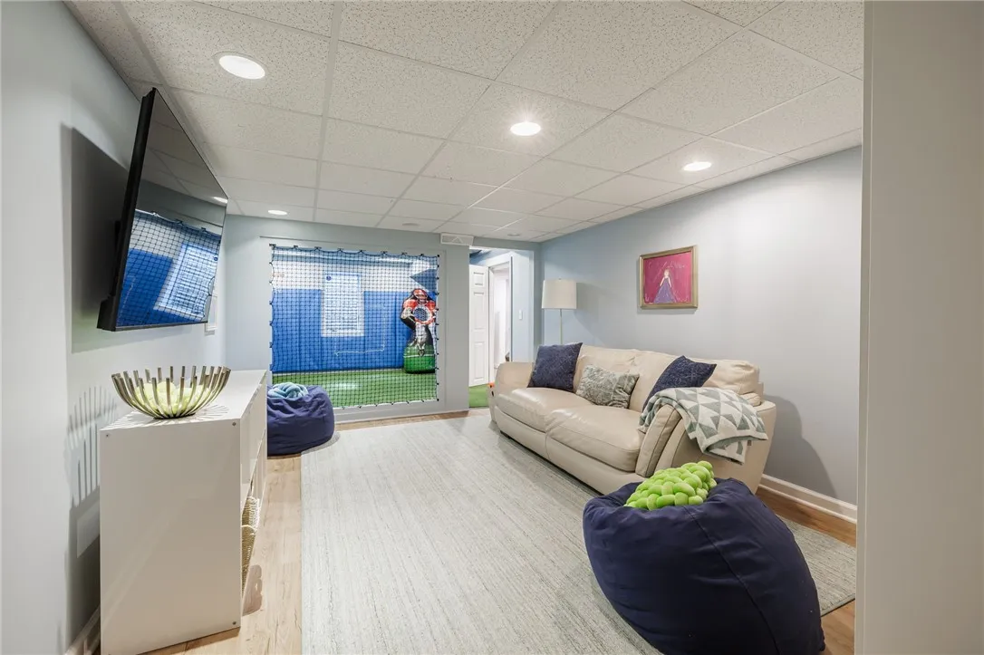 10 Cranston Road, Pittsford, New York 14534, Pittsford, New York 14534, 5 Bedrooms Bedrooms, 8 Rooms Rooms,2 BathroomsBathrooms,Residential,Closed,10 Cranston Road, Pittsford, New York 14534,0,R1640202