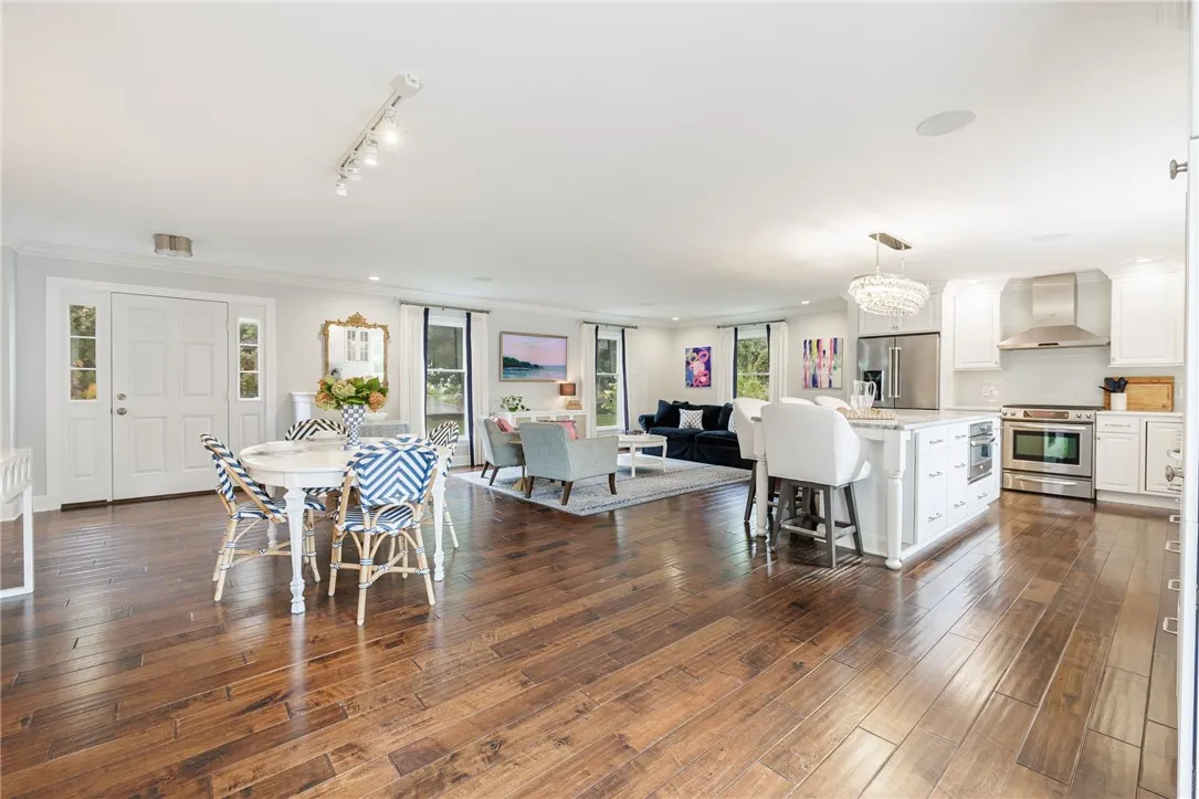 10 Cranston Road, Pittsford, New York 14534, Pittsford, New York 14534, 5 Bedrooms Bedrooms, 8 Rooms Rooms,2 BathroomsBathrooms,Residential,Closed,10 Cranston Road, Pittsford, New York 14534,0,R1640202