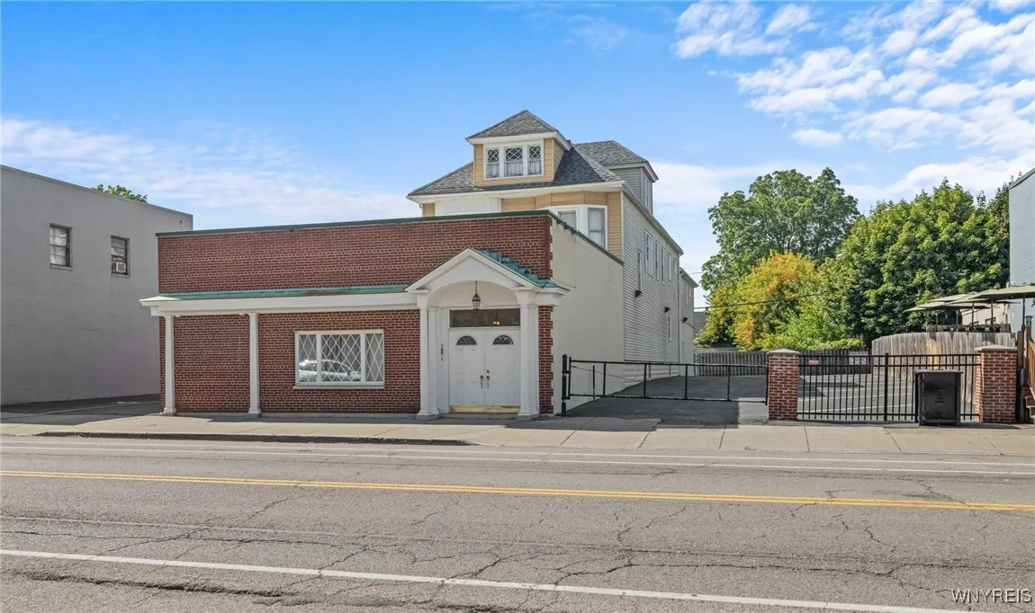 1975 Seneca Street, Buffalo, New York 14210, Buffalo, New York 14210, ,Commercial Sale,For Sale,1975 Seneca Street, Buffalo, New York 14210,0,B1639363