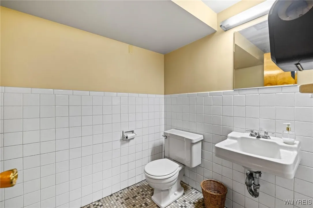 1975 Seneca Street, Buffalo, New York 14210, Buffalo, New York 14210, ,Commercial Sale,For Sale,1975 Seneca Street, Buffalo, New York 14210,0,B1639363