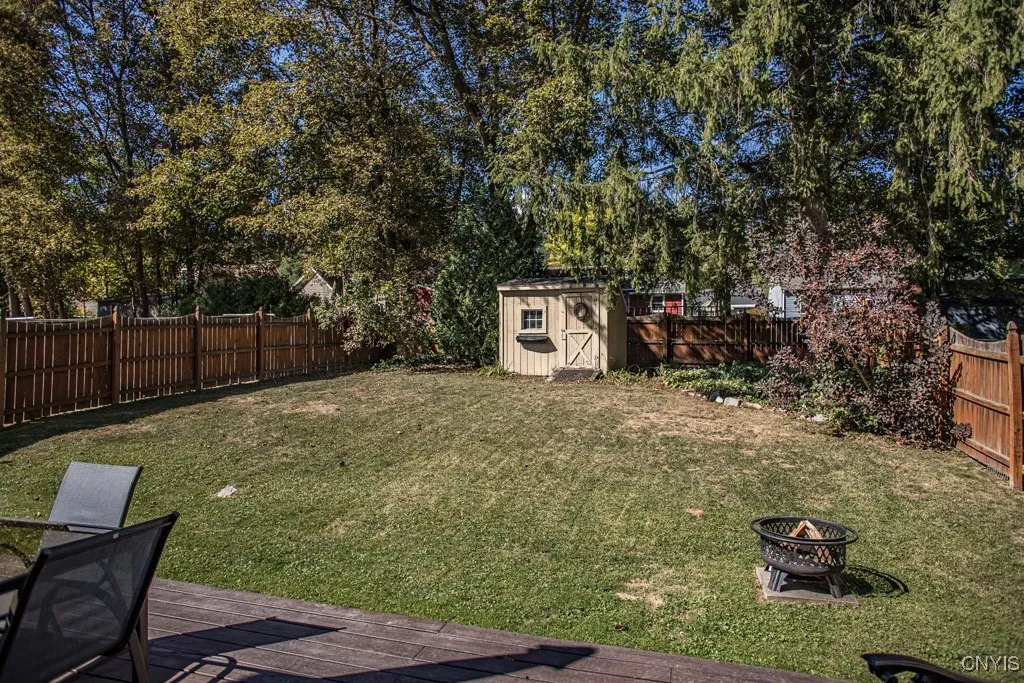 211 Hunt Drive, Manlius, New York 13066, Manlius, New York 13066, 3 Bedrooms Bedrooms, 6 Rooms Rooms,2 BathroomsBathrooms,Residential,Closed,211 Hunt Drive, Manlius, New York 13066,0,S1638436